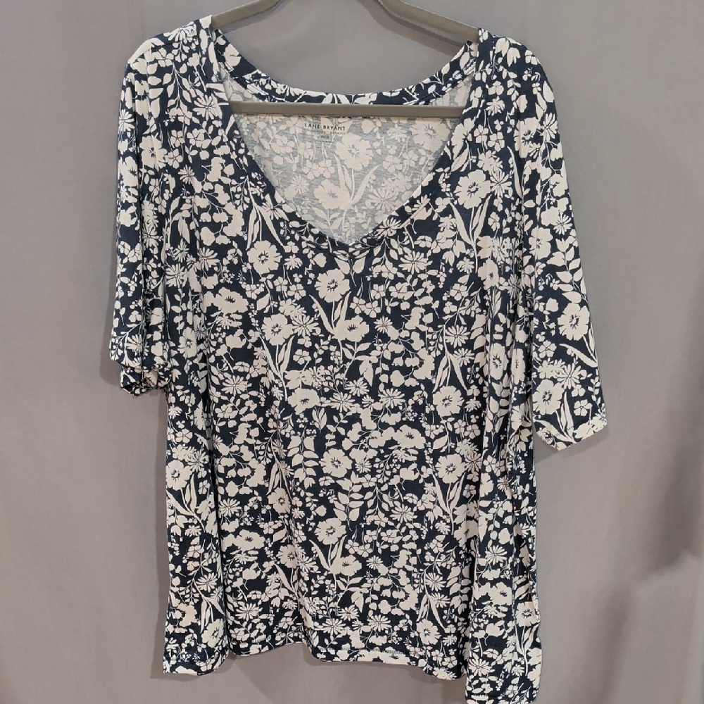 Lane Bryant Navy and White Floral V-Neck Tee